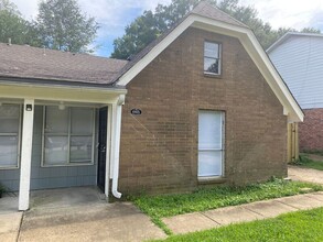 6421 Oak Park Dr in Memphis, TN - Building Photo - Building Photo