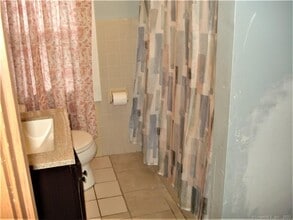 7091 Main St in Trumbull, CT - Building Photo - Building Photo