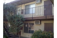 Dameron Apartments in Stockton, CA - Building Photo - Building Photo