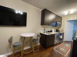 1560 Pennsylvania Ave in Miami Beach, FL - Building Photo - Building Photo