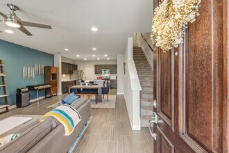 6814 E Riverside Dr in Austin, TX - Building Photo - Building Photo