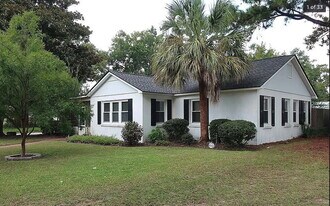 2102 E 37th St in Savannah, GA - Building Photo