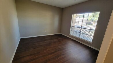 13111 Newberry St in Sugar Land, TX - Building Photo - Building Photo