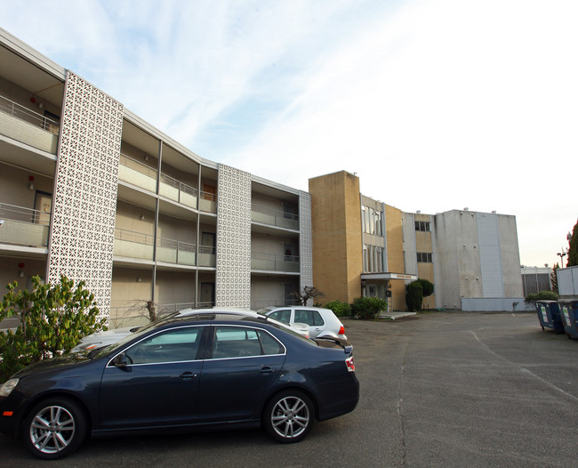 Dexter House Apartments in Seattle, WA - Building Photo - Building Photo