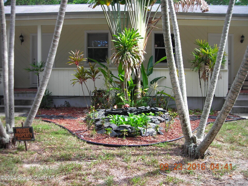 157 Platt Ave in Merritt Island, FL - Foto de edificio