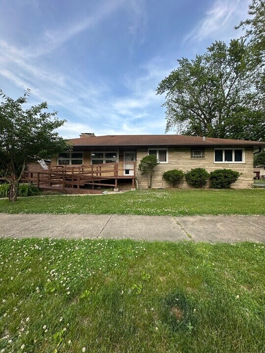 14247 S Marquette Ave in Burnham, IL - Building Photo