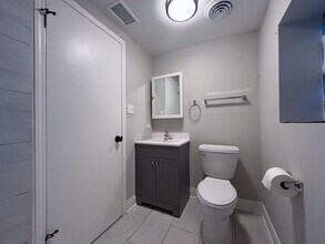 5206 W Eddy St in Chicago, IL - Building Photo - Building Photo