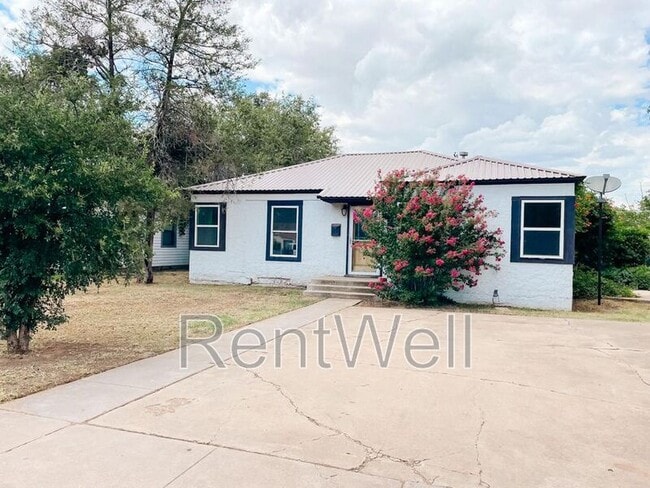 property at 2426 31st St
