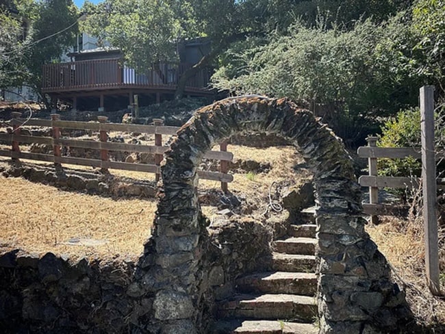 property at 614 Park Rd