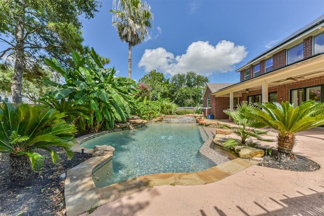 property at 11502 Bay Ledge Dr