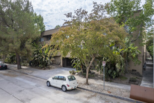 Peach Grove Apartments in North Hollywood, CA - Building Photo - Building Photo