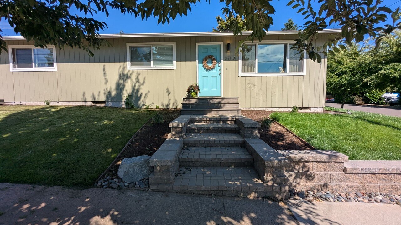 3703 Kauffman Ave in Vancouver, WA - Building Photo