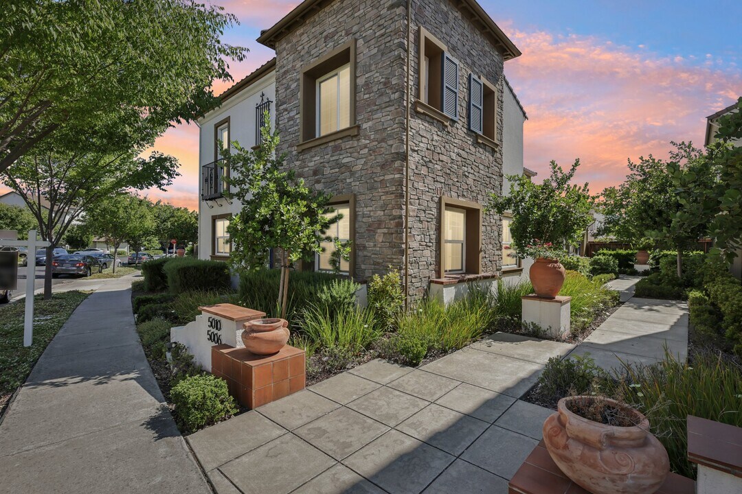 5010 Barrenstar Way in San Ramon, CA - Building Photo