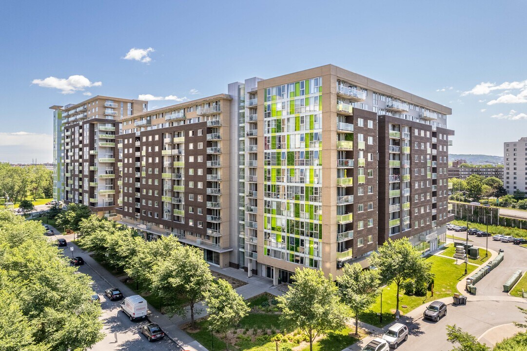 10580 de l'Acadie in Montréal, QC - Building Photo