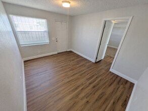 506-512 Northwood Rd in West Palm Beach, FL - Building Photo - Building Photo