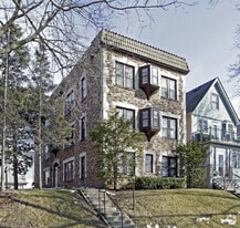 3358 N Cambridge Ave in Milwaukee, WI - Building Photo