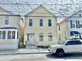 37 High St in Green Island, NY - Building Photo