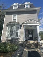 146 Walnut St in Manchester, NH - Building Photo - Building Photo