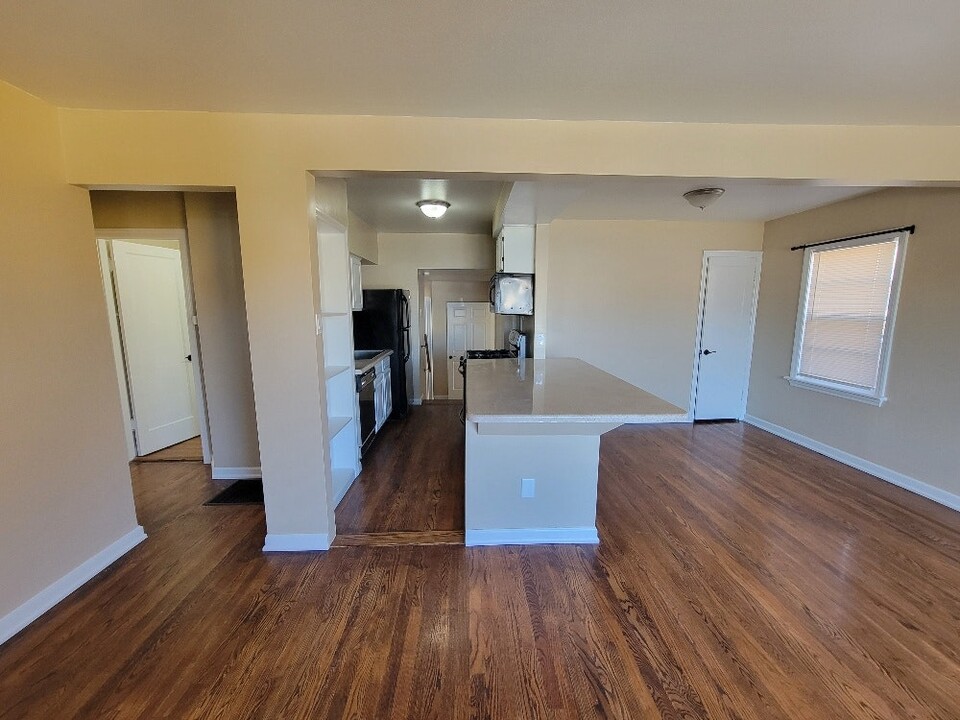 10640 St Stephen Ln in St. Ann, MO - Foto de edificio