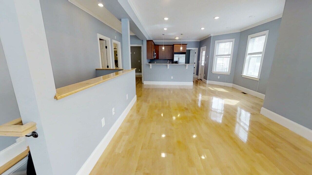 15 Orchard St, Unit 1 in Cambridge, MA - Foto de edificio