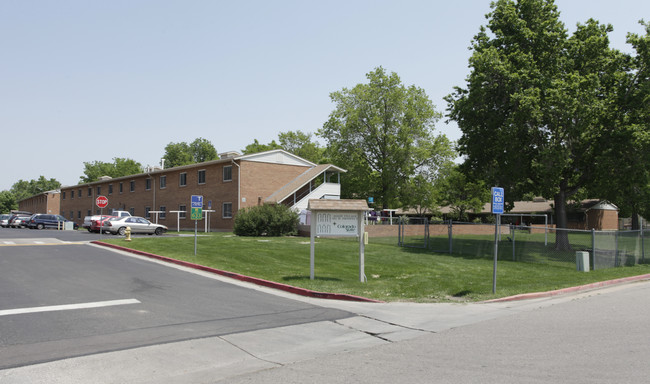 Aggie Village Family Apartments in Fort Collins, CO - Foto de edificio - Building Photo