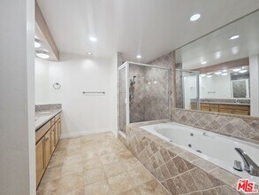 801 Lorraine Blvd in Los Angeles, CA - Building Photo - Building Photo