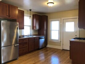 2456 S Delaware Ave, Unit UPPER in Milwaukee, WI - Building Photo