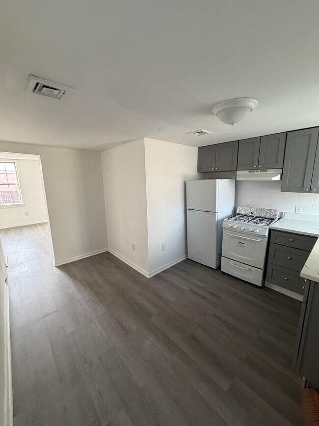 1717 S 10th St in Philadelphia, PA - Building Photo - Building Photo