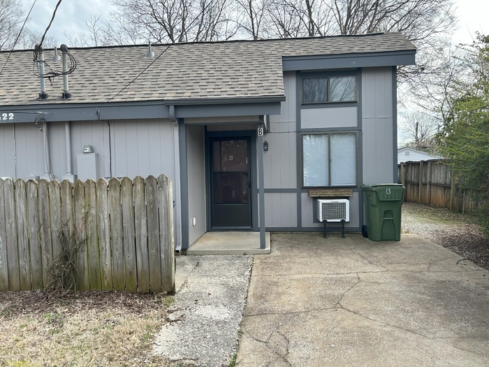 1422 Humes Ave NE in Huntsville, AL - Foto de edificio