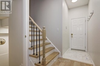 20 Azzarello Ln in Toronto, ON - Building Photo - Building Photo