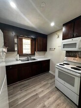 420 N Fairview Ave in DeLand, FL - Building Photo - Building Photo