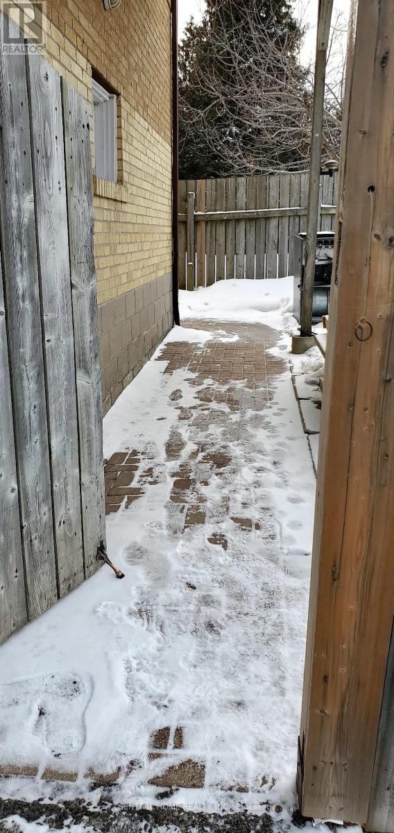 210 Jacey Anne Dr in Richmond Hill, ON - Building Photo - Building Photo