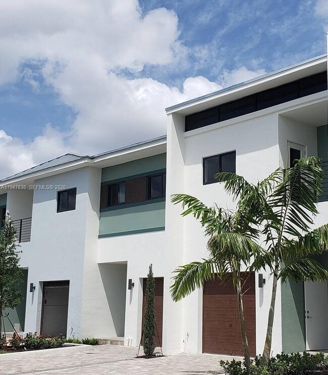 4416 NW 9th St. in Plantation, FL - Building Photo - Building Photo