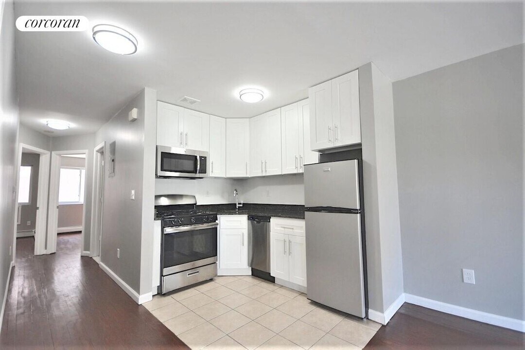 98 Troy Ave in Brooklyn, NY - Building Photo