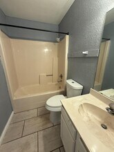 202 Fir Dale in Converse, TX - Building Photo - Building Photo