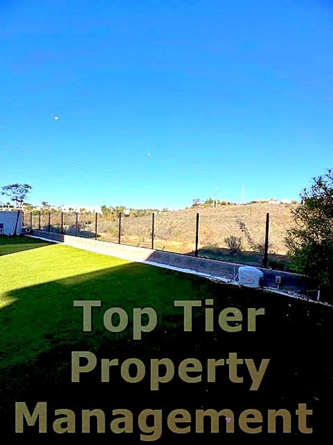 11016 Solstice Way in San Diego, CA - Building Photo - Building Photo