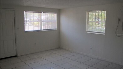 1910 W Chestnut St in Tampa, FL - Building Photo - Building Photo