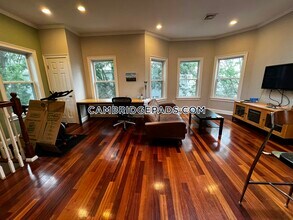 10 Bristol St, Unit 3 in East Cambridge, MA - Building Photo - Building Photo