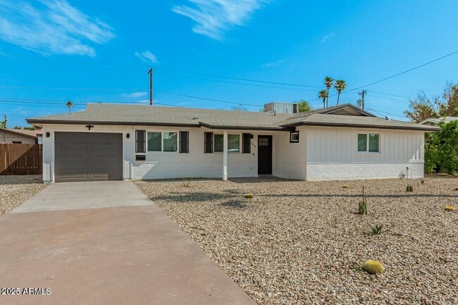 3016 E Turney Ave in Phoenix, AZ - Foto de edificio - Building Photo