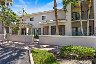 2803 Sarento Pl in Palm Beach Gardens, FL - Building Photo - Building Photo