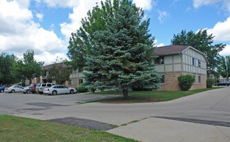 1425 Warwick Way Apartments