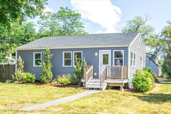 property at 3 Cummings Cir