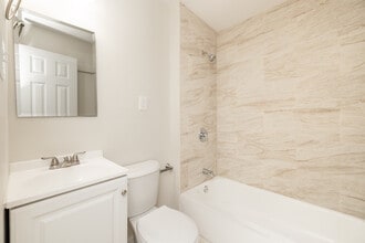 8 S Reed Ave in Mobile, AL - Building Photo - Interior Photo