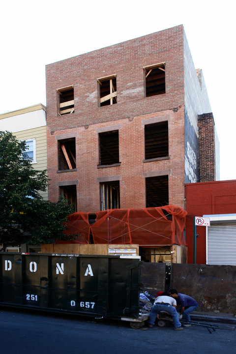 413 Smith St in Brooklyn, NY - Building Photo