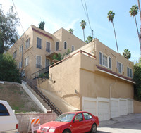 3464 Larissa Dr in Los Angeles, CA - Foto de edificio - Building Photo