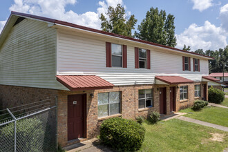 1500 N Archusa Ave in Quitman, MS - Foto de edificio - Building Photo