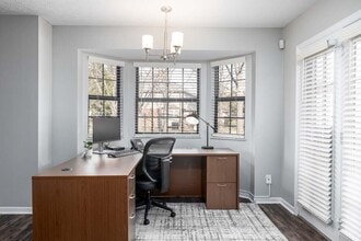 McNaughten Woods Townhomes in Columbus, OH - Foto de edificio - Building Photo