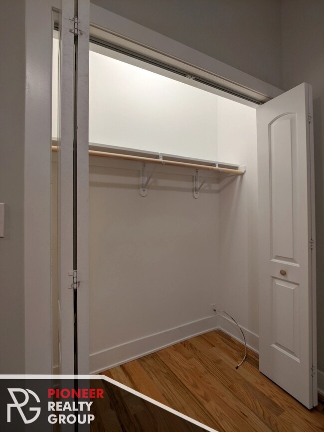 634 W Barry Ave, Unit 103 in Chicago, IL - Building Photo - Building Photo
