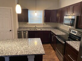 1809 Belle Vue Way in Tallahassee, FL - Building Photo