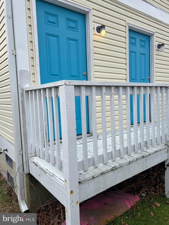 property at 208 Sunset Dr